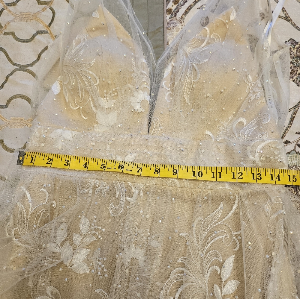 Wedding Dress & Dress Bag & Hanger - Picture 9 of 9